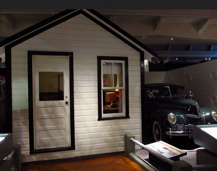 Lore Mac Cabins - Display At Henry Ford Museum